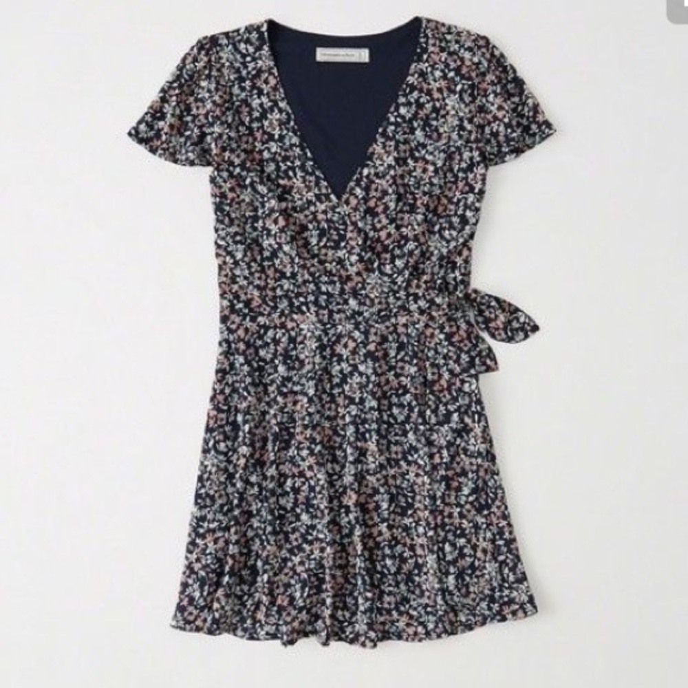 NWT Abercrombie & Fitch blue Floral Wrap Dress